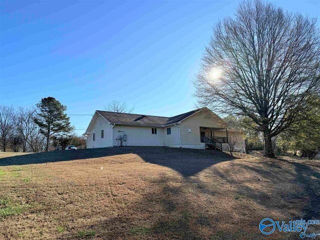 829 10th Street NW, Arab, AL 35016