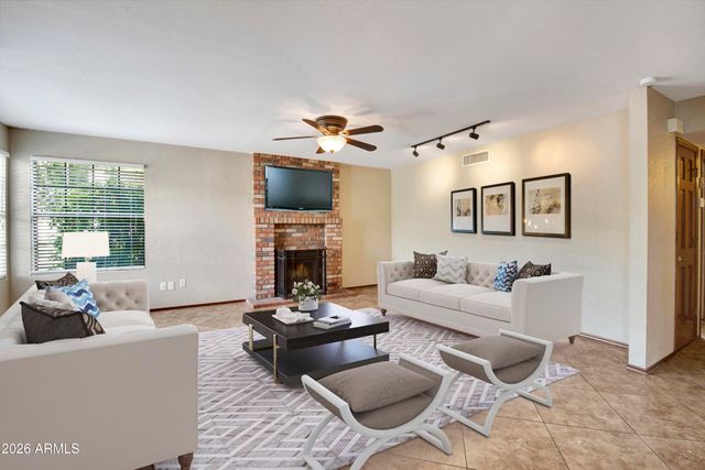 229 E ANDERSON Avenue E, Phoenix, AZ 85022