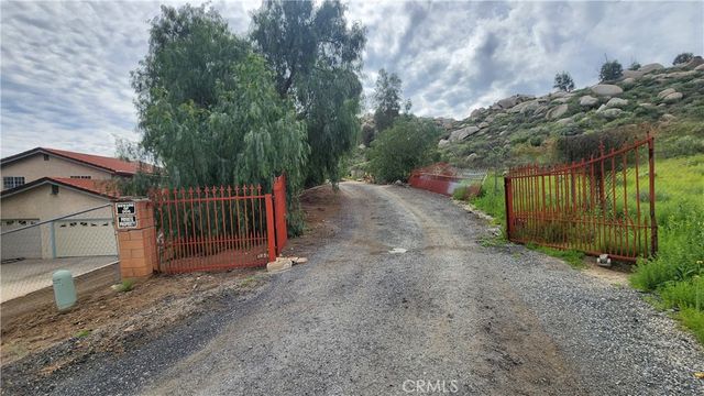 23729 Citrus Avenue, Perris, CA 92570