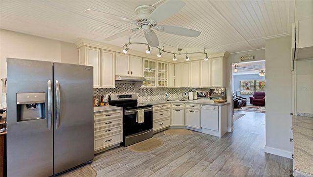 4910 BAY STREET NE 310, St Petersburg, FL 33703