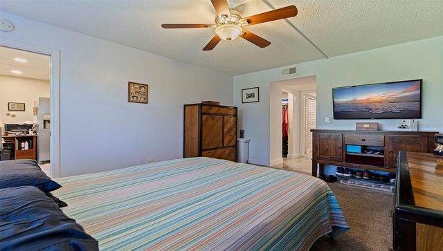 4910 BAY STREET NE 310, St Petersburg, FL 33703