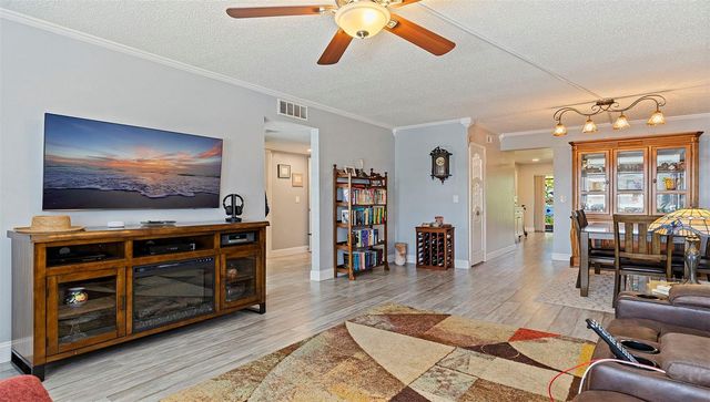 4910 BAY STREET NE 310, St Petersburg, FL 33703