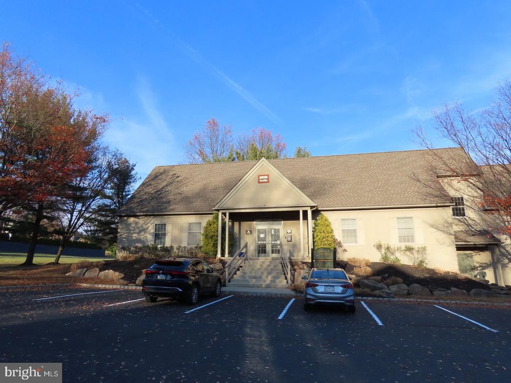 510 HYDE PARK, DOYLESTOWN, PA 18902 — exterior