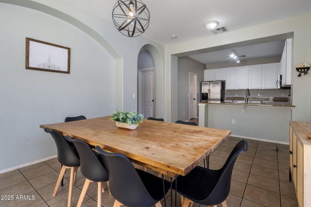 849 S HENRY Lane, Gilbert, AZ 85296