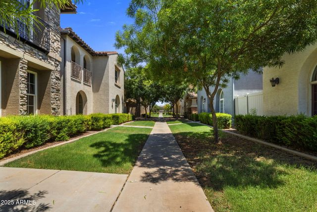 849 S HENRY Lane, Gilbert, AZ 85296