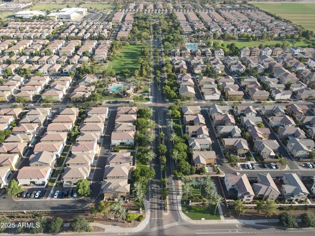 849 S HENRY Lane, Gilbert, AZ 85296