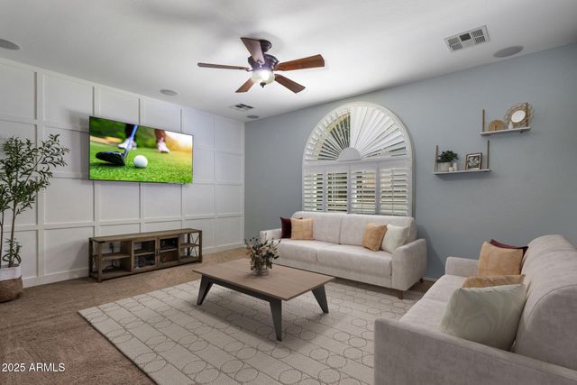 849 S HENRY Lane, Gilbert, AZ 85296