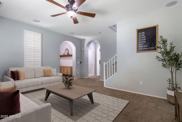 849 S HENRY Lane, Gilbert, AZ 85296