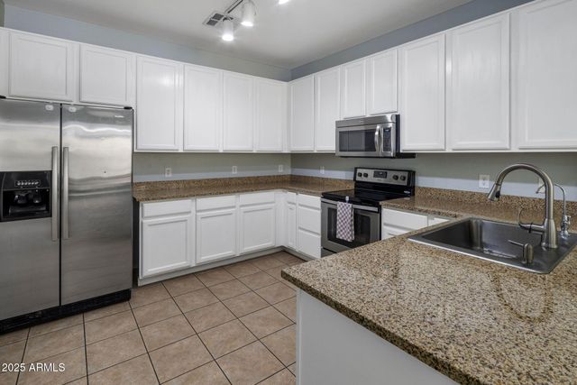 849 S HENRY Lane, Gilbert, AZ 85296