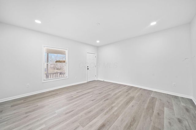 2841 E 10th Avenue, Columbus, OH 43219