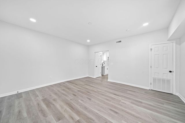 2841 E 10th Avenue, Columbus, OH 43219