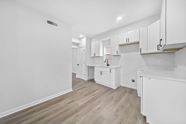 2841 E 10th Avenue, Columbus, OH 43219