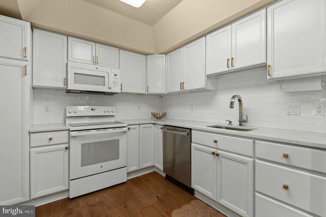 6302 CENTENNIAL STA, Warminster, PA 18974