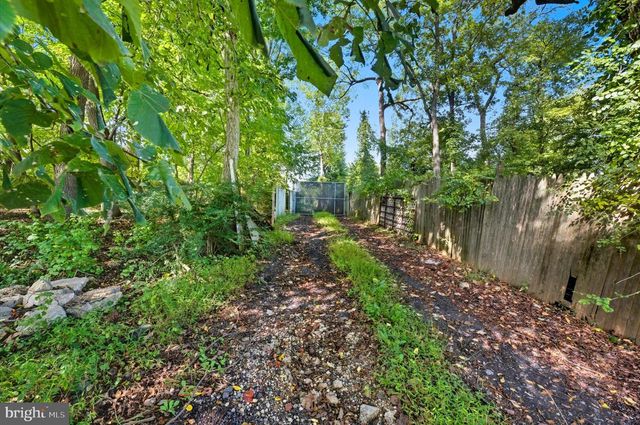 9310 CRANDALL RD, Lanham, MD 20706
