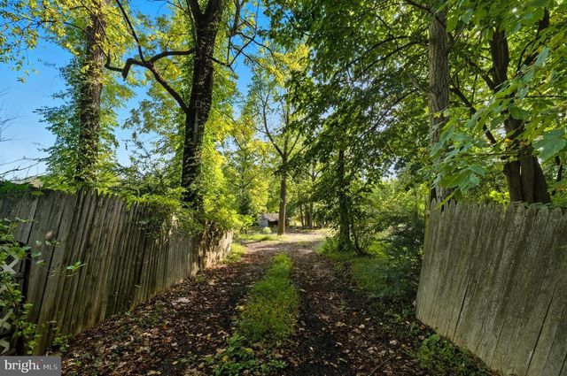 9310 CRANDALL RD, Lanham, MD 20706