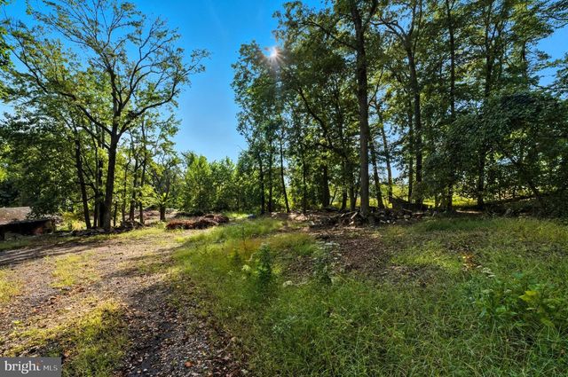 9310 CRANDALL RD, Lanham, MD 20706