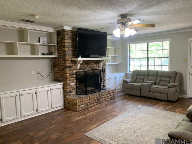 13433 Clear Oak Ave, Central, LA 70818