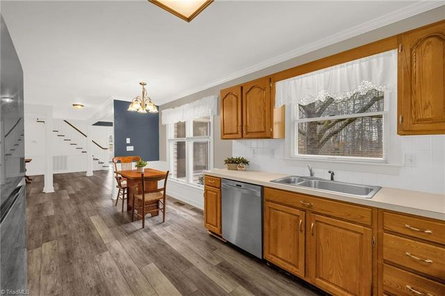 324 Mason Knoll Drive, Winston-salem, NC 27127