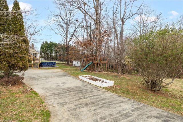 324 Mason Knoll Drive, Winston-salem, NC 27127