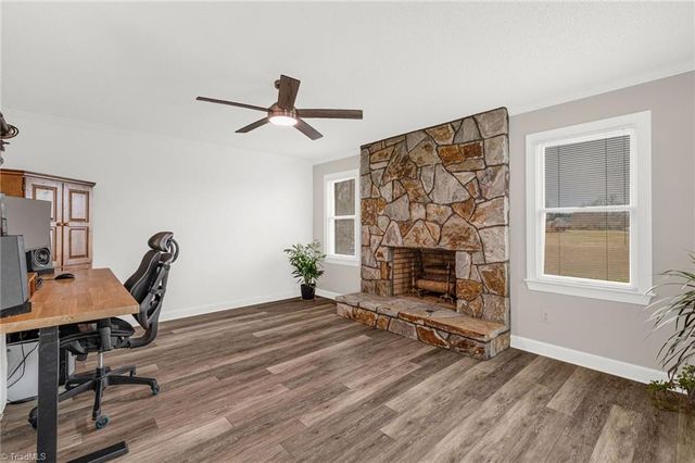 324 Mason Knoll Drive, Winston-salem, NC 27127