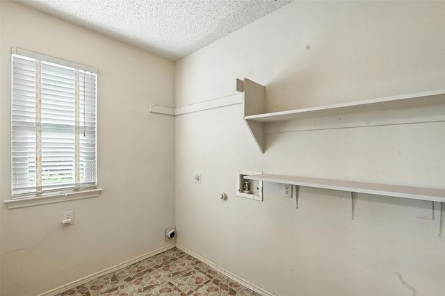 848 Stafford Station Drive, Saginaw, TX 76131