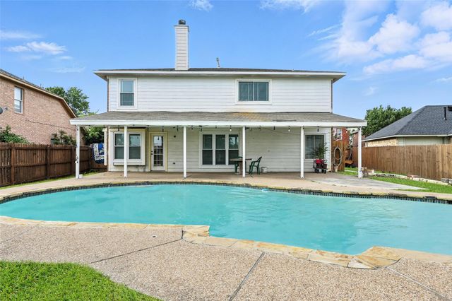 848 Stafford Station Drive, Saginaw, TX 76131