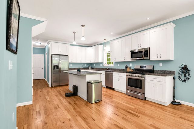 84 Osprey Lane, Lee, NH 03861