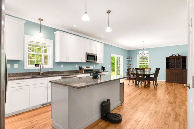 84 Osprey Lane, Lee, NH 03861