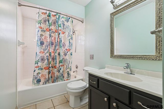 13809 X Circle, Omaha, NE 68137