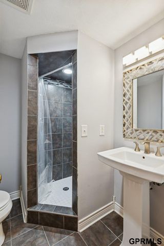 13809 X Circle, Omaha, NE 68137