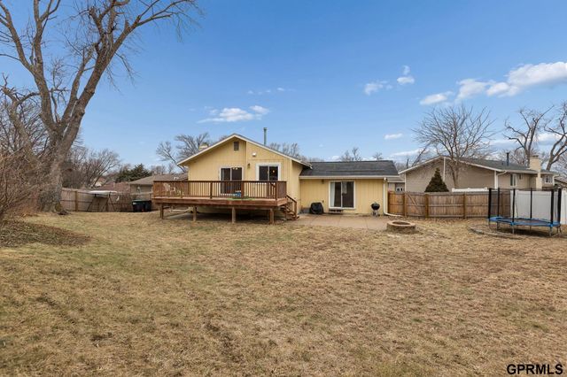 13809 X Circle, Omaha, NE 68137