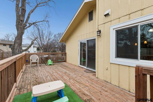 13809 X Circle, Omaha, NE 68137