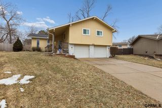 13809 X Circle, Omaha, NE 68137