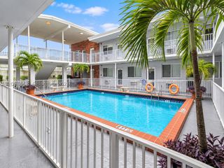 305 69th St 105, Miami Beach, FL 33141