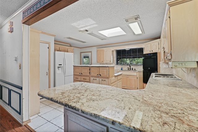 302 Wilcoxson Street, Farmersville, TX 75442