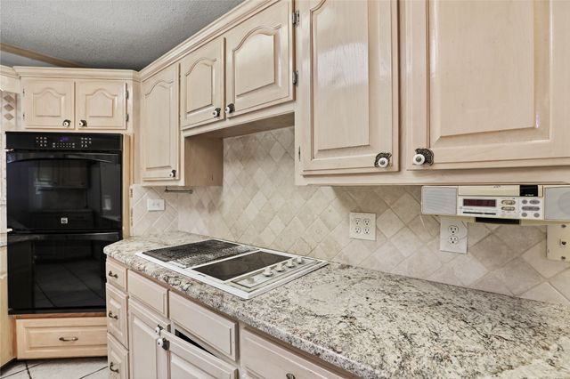 302 Wilcoxson Street, Farmersville, TX 75442