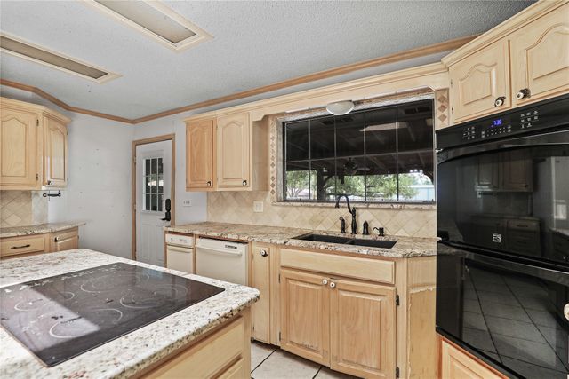 302 Wilcoxson Street, Farmersville, TX 75442