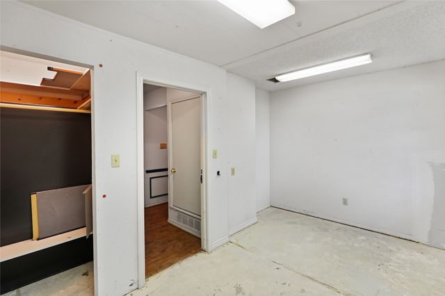 302 Wilcoxson Street, Farmersville, TX 75442