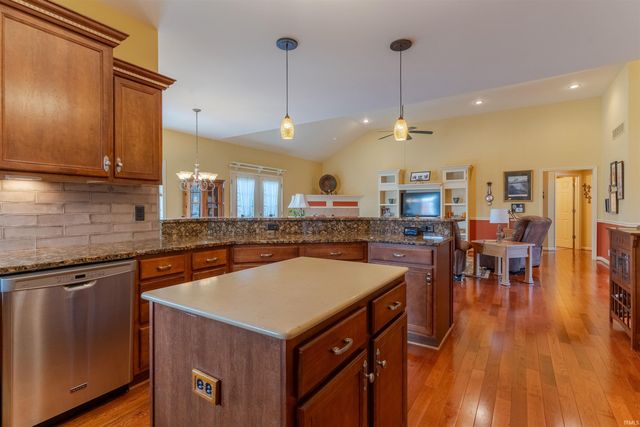 285 Persimmon Circle, Boonville, IN 47601