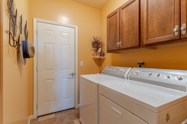 285 Persimmon Circle, Boonville, IN 47601
