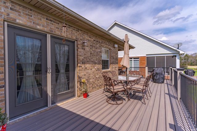 285 Persimmon Circle, Boonville, IN 47601