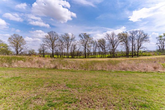285 Persimmon Circle, Boonville, IN 47601
