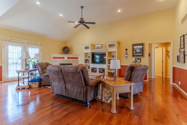 285 Persimmon Circle, Boonville, IN 47601