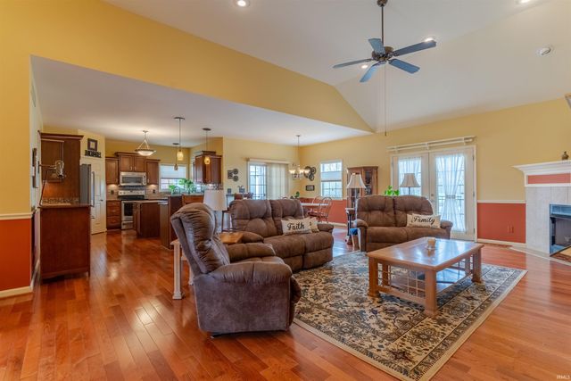 285 Persimmon Circle, Boonville, IN 47601