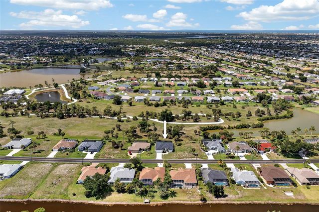 592 ROTONDA CIRCLE, Rotonda West, FL 33947