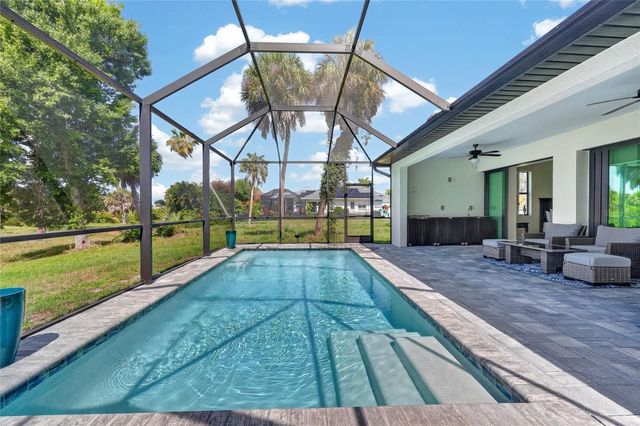 592 ROTONDA CIRCLE, Rotonda West, FL 33947