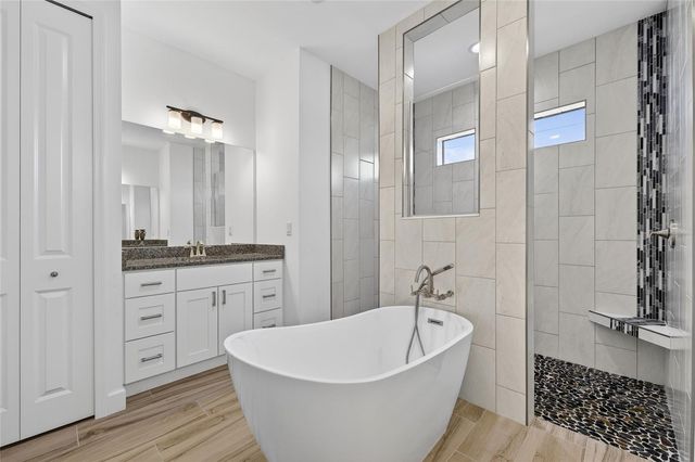 592 ROTONDA CIRCLE, Rotonda West, FL 33947