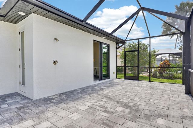592 ROTONDA CIRCLE, Rotonda West, FL 33947