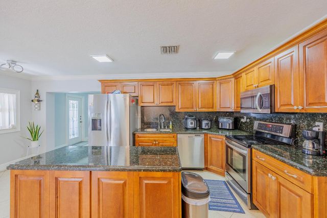 2578 Kentucky Street, West Palm Beach, FL 33406