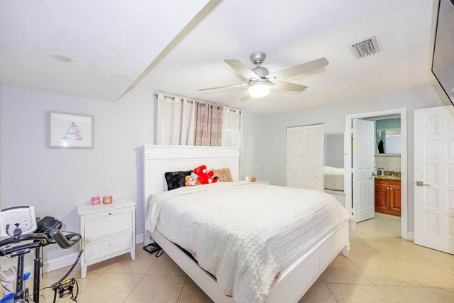 2578 Kentucky Street, West Palm Beach, FL 33406